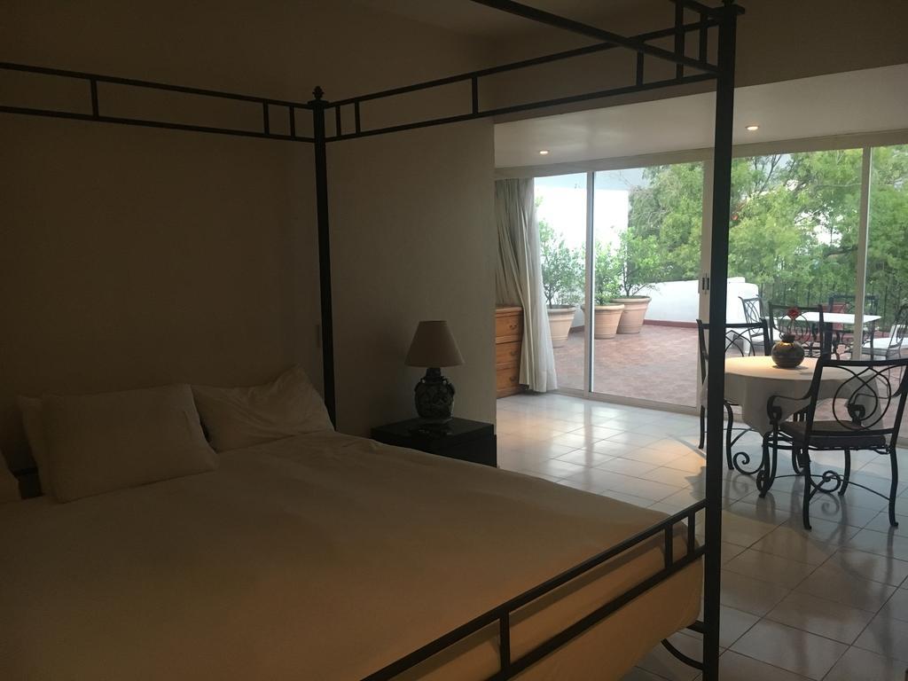 Отель Casa De La Condesa Мехико Номер фото